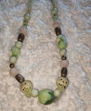 Collana nuova con cartellino
