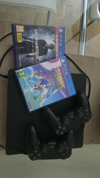 PS4 (PlayStation 4) + 2 Juegos