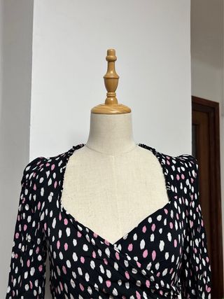 Vestido Negro con estampado Mango. Talla M. Nuevo