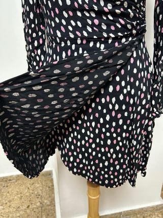 Vestido Negro con estampado Mango. Talla M. Nuevo