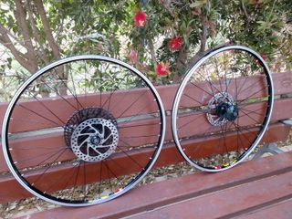 ruedas Mavic QR10 26". Centradas, rectas, sin llan