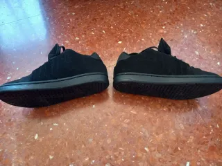 Botines etnies negros