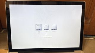 Macbook Pro 15" A1286 (2010)-- OFERTA -LEED