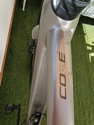 Bicicleta eléctrica BH Core Carretera