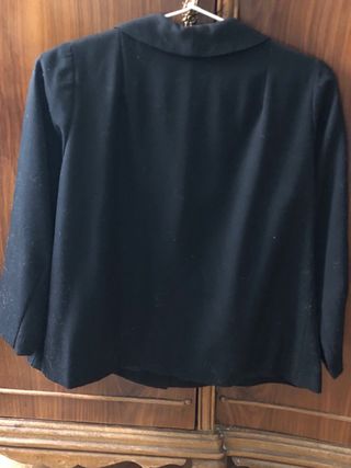 Chaqueta negra de señora talla grande