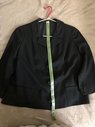 Chaqueta negra de señora talla grande