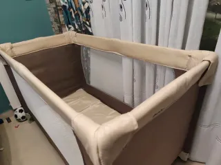 Cuna de viaje plegable