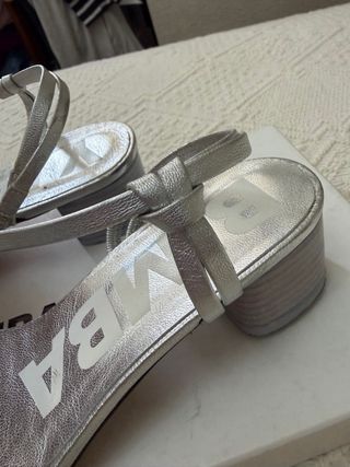 Sandalias Bimba y Lola Plateadas