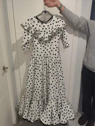 Traje Flamenca Lunares Blanco y Negro para niña.