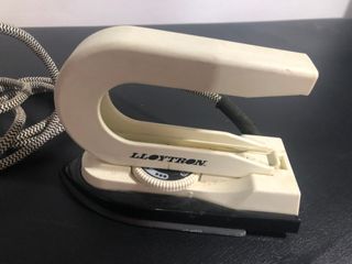 Plancha de viaje LLOYTRON pequeña