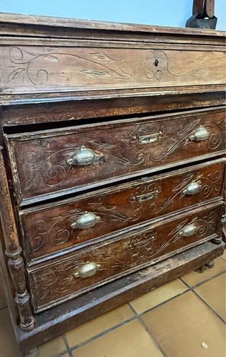 Cómoda antigua madera