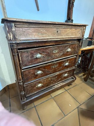 Cómoda antigua madera