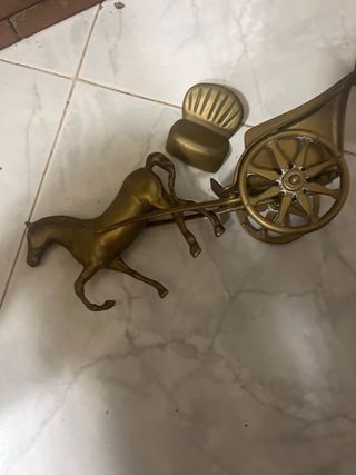 Cavallo con carrozza in ottone