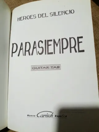 Libro Heroes del silencio .