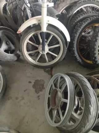 Lote 50 Ruedas Moto/Bici - 10€