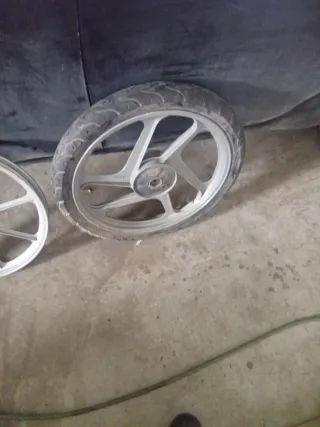 Lote 50 Ruedas Moto/Bici - 10€