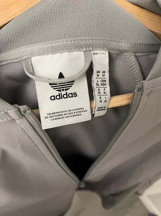 Chaqueta Adidas Gris