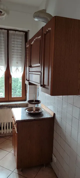 Mobili cucina in legno e marmo