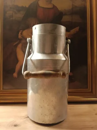 Lechera y jarra antiguas