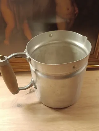 Lechera y jarra antiguas