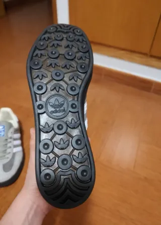 Zapatillas Adidas Samba Grises y Blancas