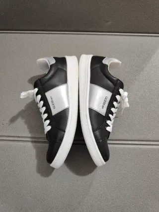 Guess scarpe sneakers originali Nr 39 in pelle