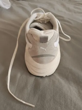 Zapatillas Puma SlipStream grises y blancas