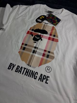 Camiseta BAPE Beige y Blanca
