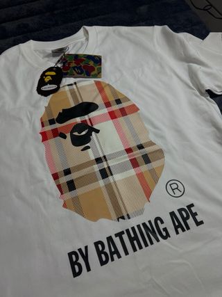 Camiseta BAPE Beige y Blanca