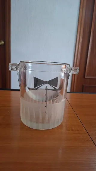 Juego cubitera y 6 vasos con pajarita