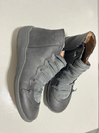 Botines grises mujer