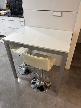 Mesa extensible cocina con 2 taburetes