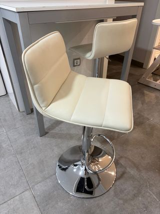 Mesa extensible cocina con 2 taburetes