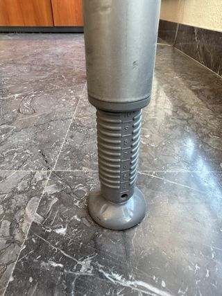 Tavolo da ufficio regolabile in altezza