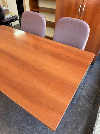 Tavolo da ufficio regolabile in altezza