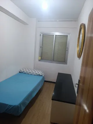 Se alquila habitación