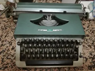 Máquina de escribir antigua Amaya