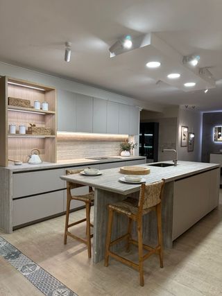 Cocina moderna piedra y madera