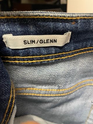 Pantalones vaqueros rotos azules