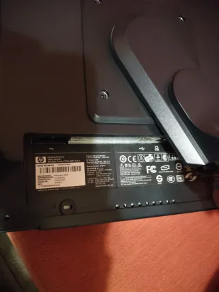 Monitor HP L1750 Plata y Negro