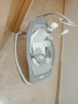 Mecedora bebé con sonido y masaje