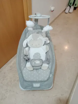 Mecedora bebé con sonido y masaje