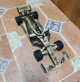 Maqueta Coche F1 Madera. Ferrari S1000