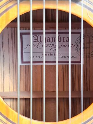Alhambra J-2 CW A X Guitarra Acústica con estuche