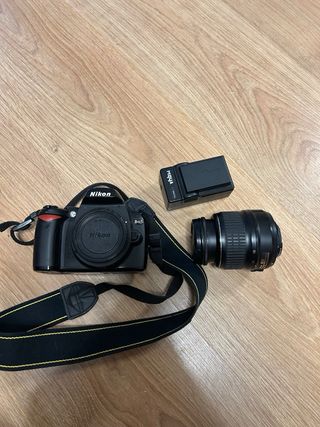 Cámara Nikon D40 Negra