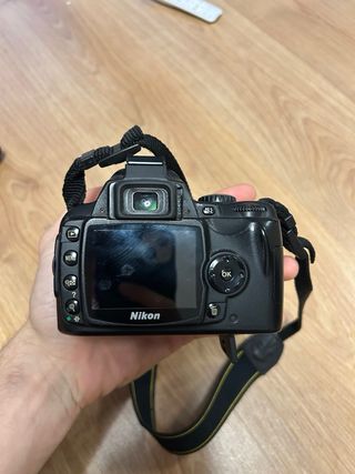 Cámara Nikon D40 Negra