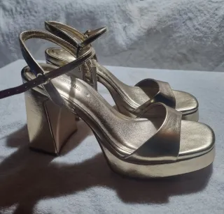 Sandalias Doradas 38 Stradivarius