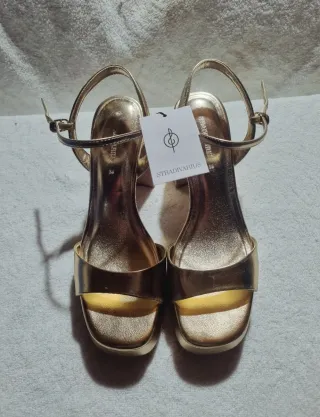 Sandalias Doradas 38 Stradivarius