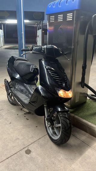 Aprilia SR Scooter Negro Se aceptan cambios