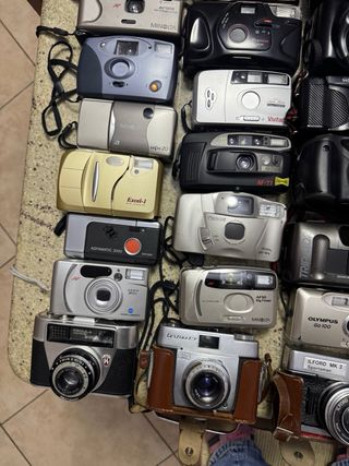 Lotto 40 Fotocamere Analogiche Varie Marche